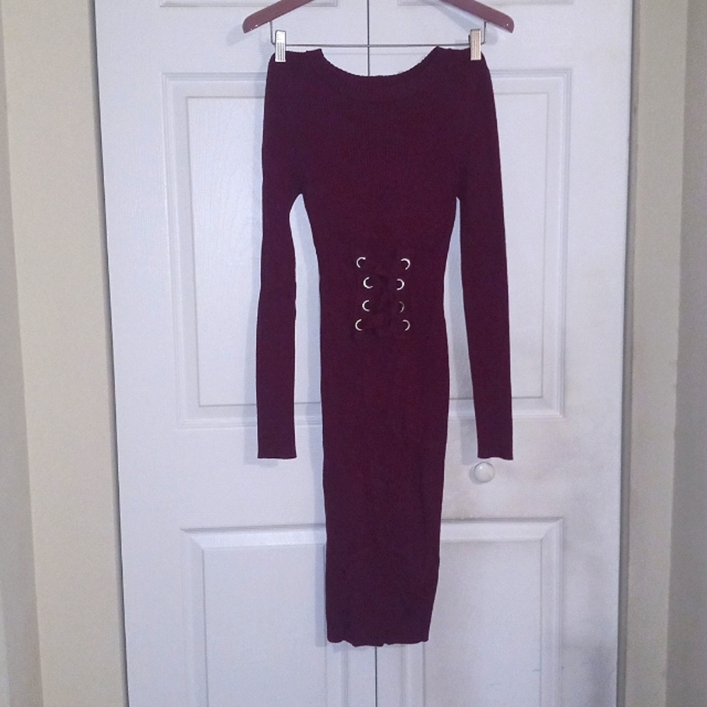 Burgundy Bold Elements bodycon sweater dress size small